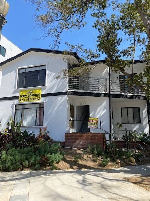 Building Photo - 858 Moraga Dr