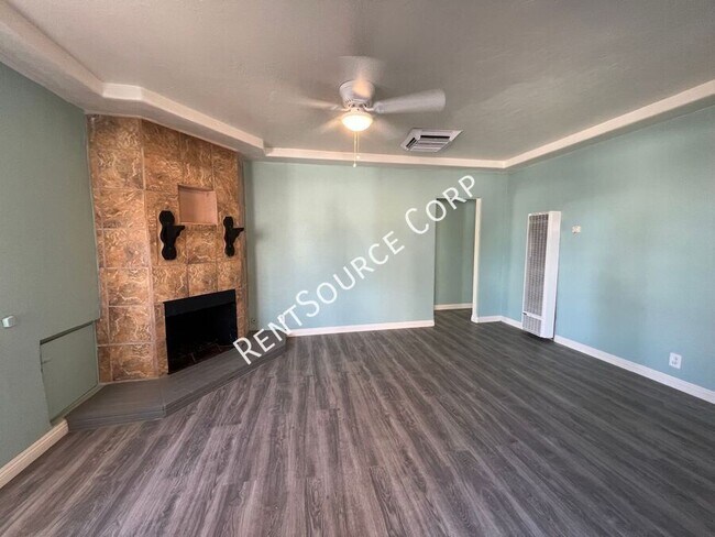 Foto del edificio - 808 Arville Ave