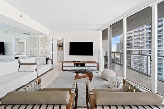 Foto del edificio - 495 Brickell Ave