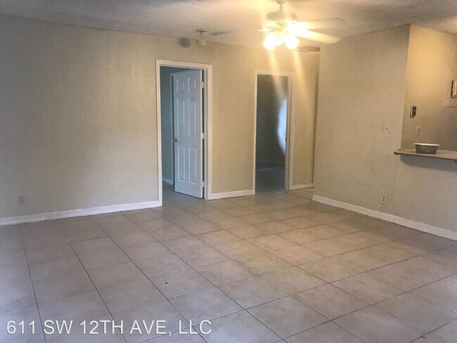 Building Photo - 545 SW 13th Ave