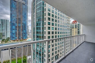 Building Photo - 1200 Brickell Bay Dr