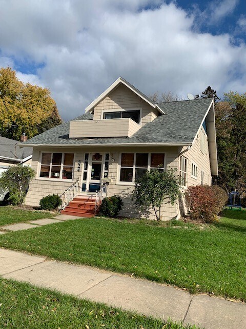 Primary Photo - 524 1/2 Grove St