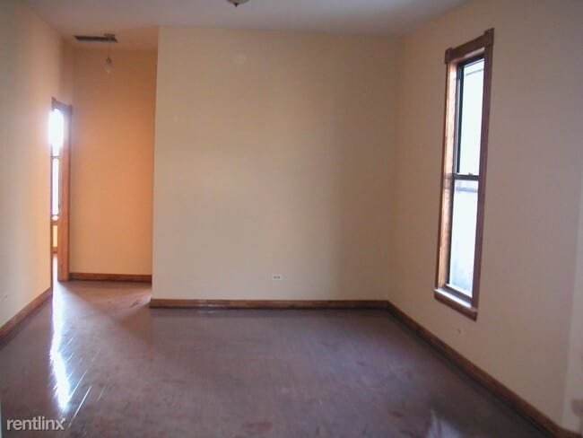 Building Photo - 3 br, 1 bath Apartment - 1752 W 35th St
