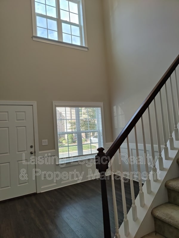 Building Photo - 841 Silver Leaf Dr