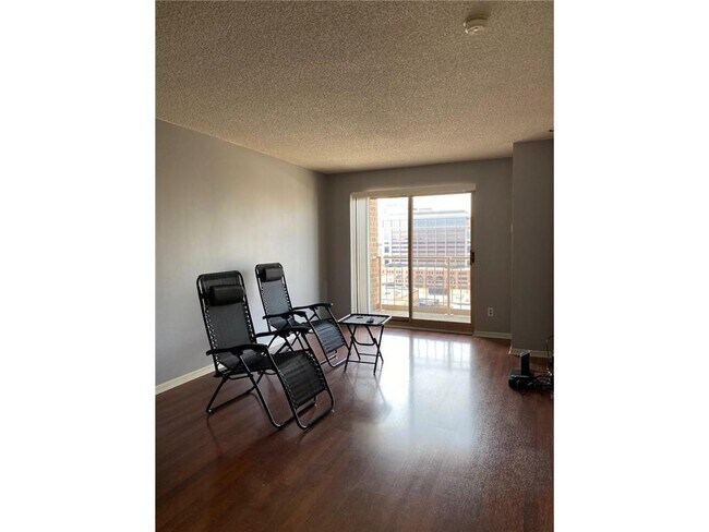 Foto del edificio - 401 S 1st St