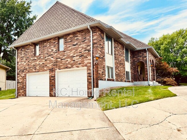 Foto del edificio - 204 NW Highland Ln