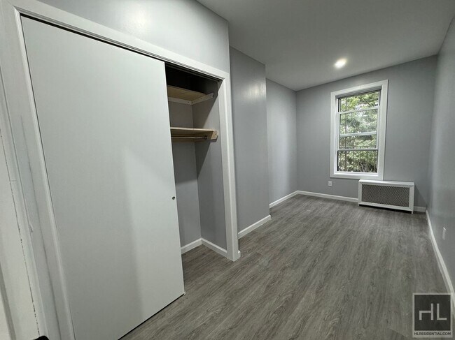 Building Photo - Spacious 4 Bedroom in East New York, Brooklyn