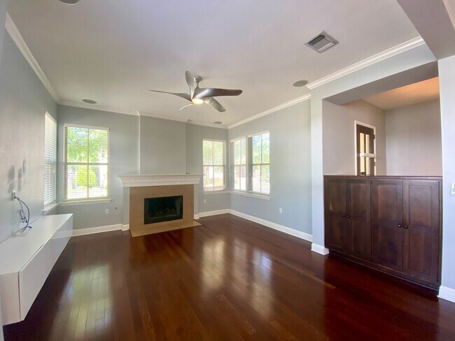 Building Photo - Large Home in Mueller!  Available for October!