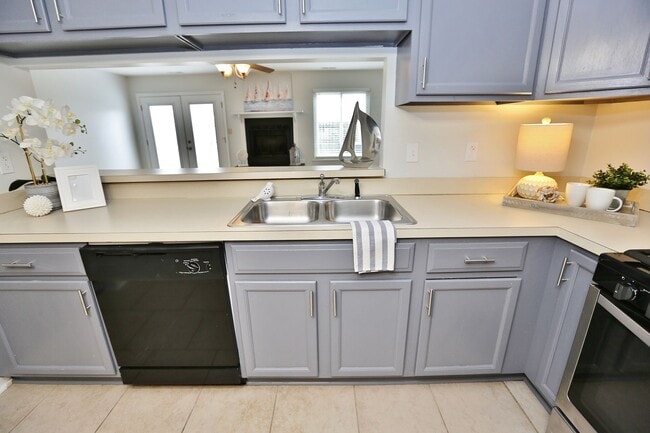 Building Photo - 1519 Sword Dancer Dr
