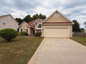 Building Photo - 5105 Yellow Pine Dr