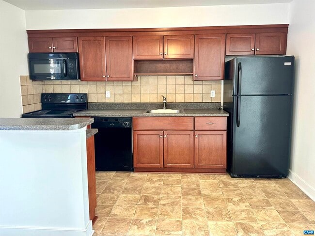 Building Photo - 845 Fountain Ct