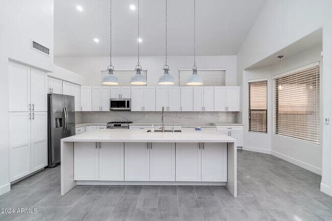Foto del edificio - 6739 E Gelding Dr
