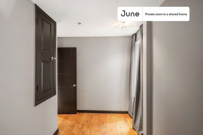 Building Photo - Room in Shared 4 bed/1 bath home