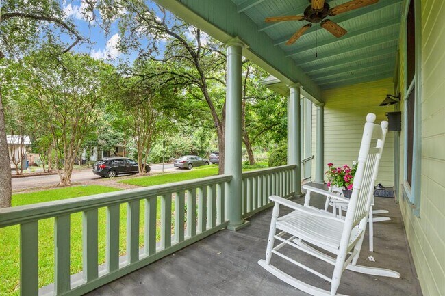 Building Photo - 205 E Milton St