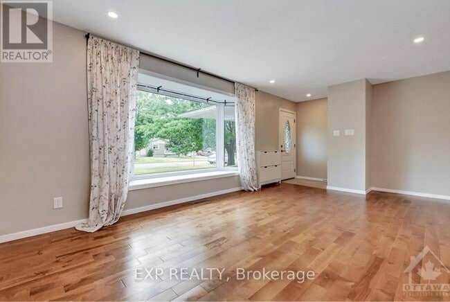 Photo du bâtiment - 25 Epworth Ave