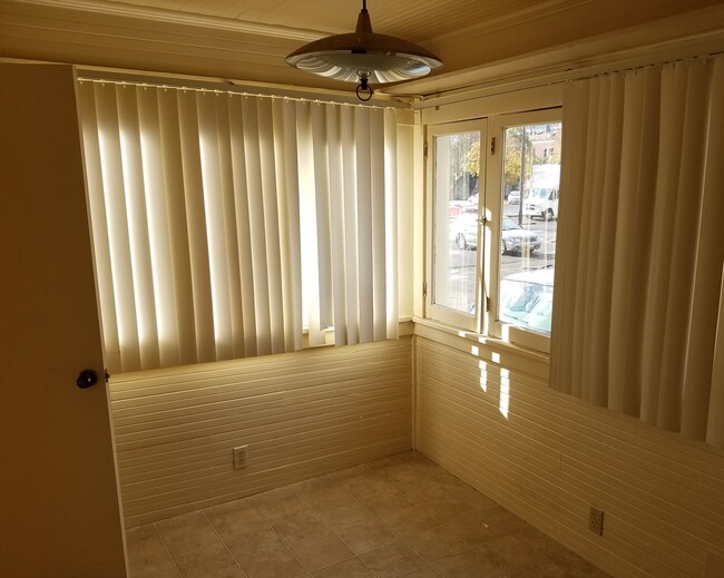 Sun room - 1230 Oak St