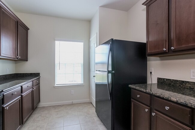 Building Photo - 27008 Leonardo Dr