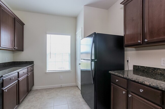 Foto del edificio - 27008 Leonardo Dr