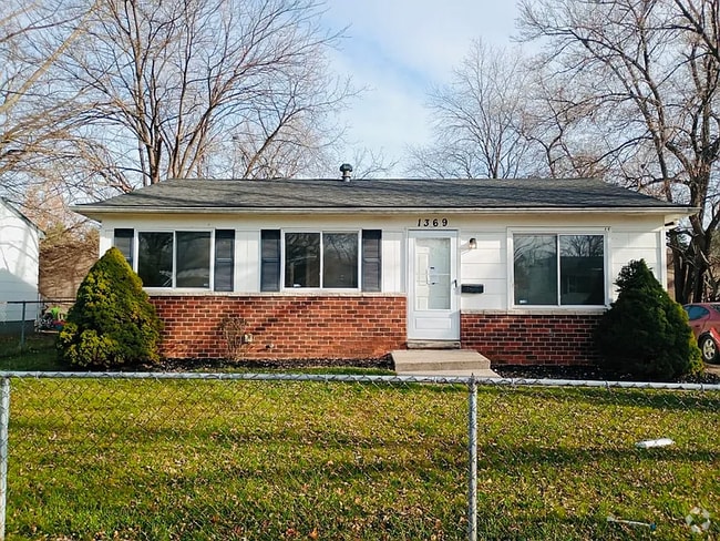 Building Photo - 1369 Andrea St