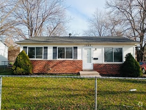 Building Photo - 1369 Andrea St