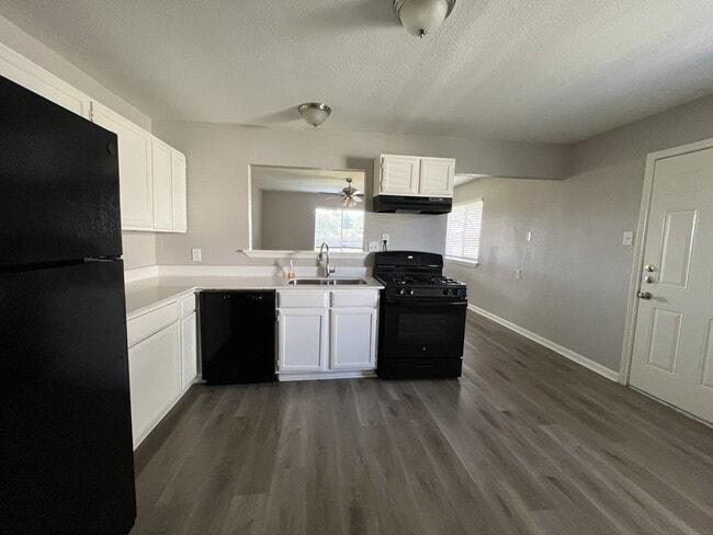 Building Photo - 8328 Campanella Dr