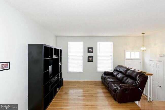 Building Photo - 7818 Cloister Pl