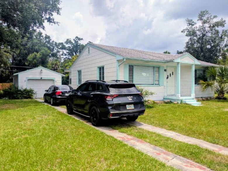 Foto principal - 818 W 20th St