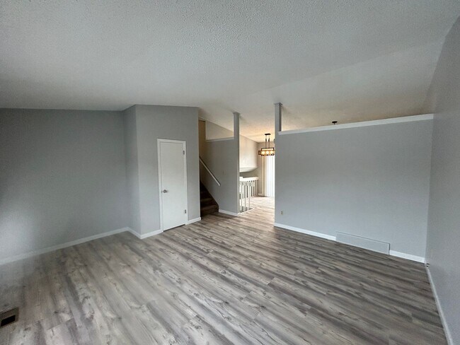 Building Photo - Updated 4 Bedroom, 2 Bath home in Northeas...