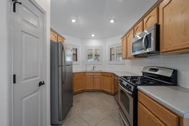 Building Photo - 5400 Rusk Ct