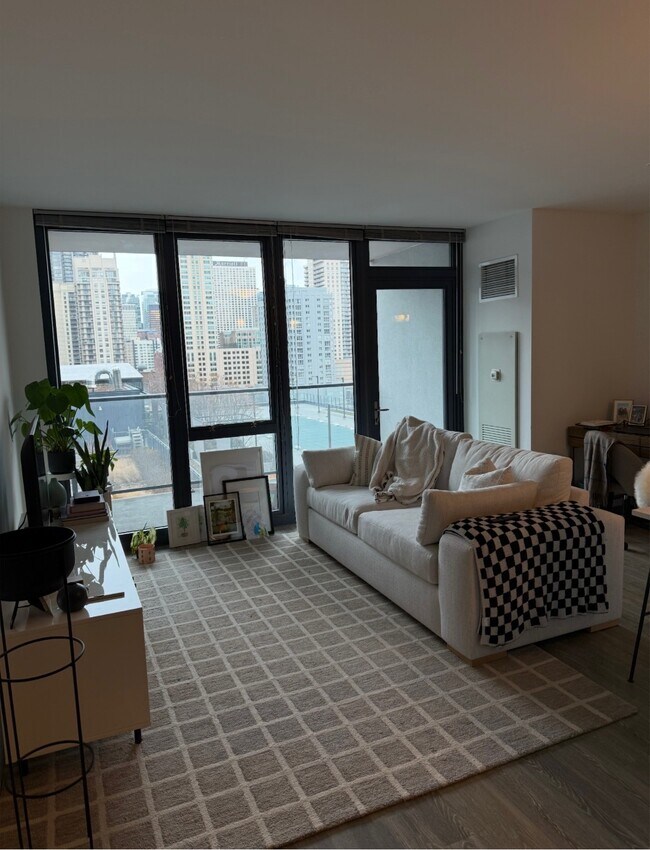 Foto del edificio - 600 N Wells St