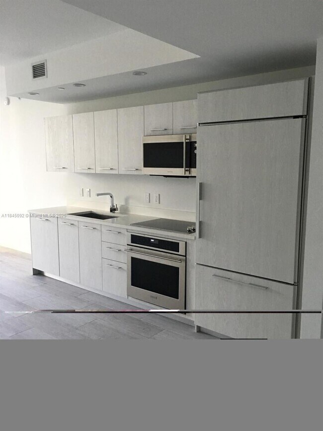 Foto del edificio - 45 SW 9th St