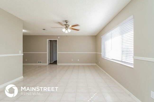 Building Photo - 301 Chutney Dr