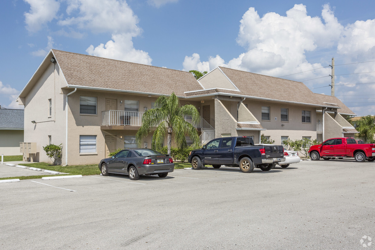 Primary Photo - Bowling Green Apartments