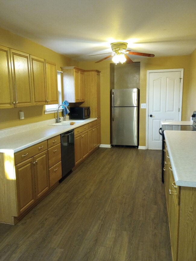 Building Photo - 24 NW 525th Rd