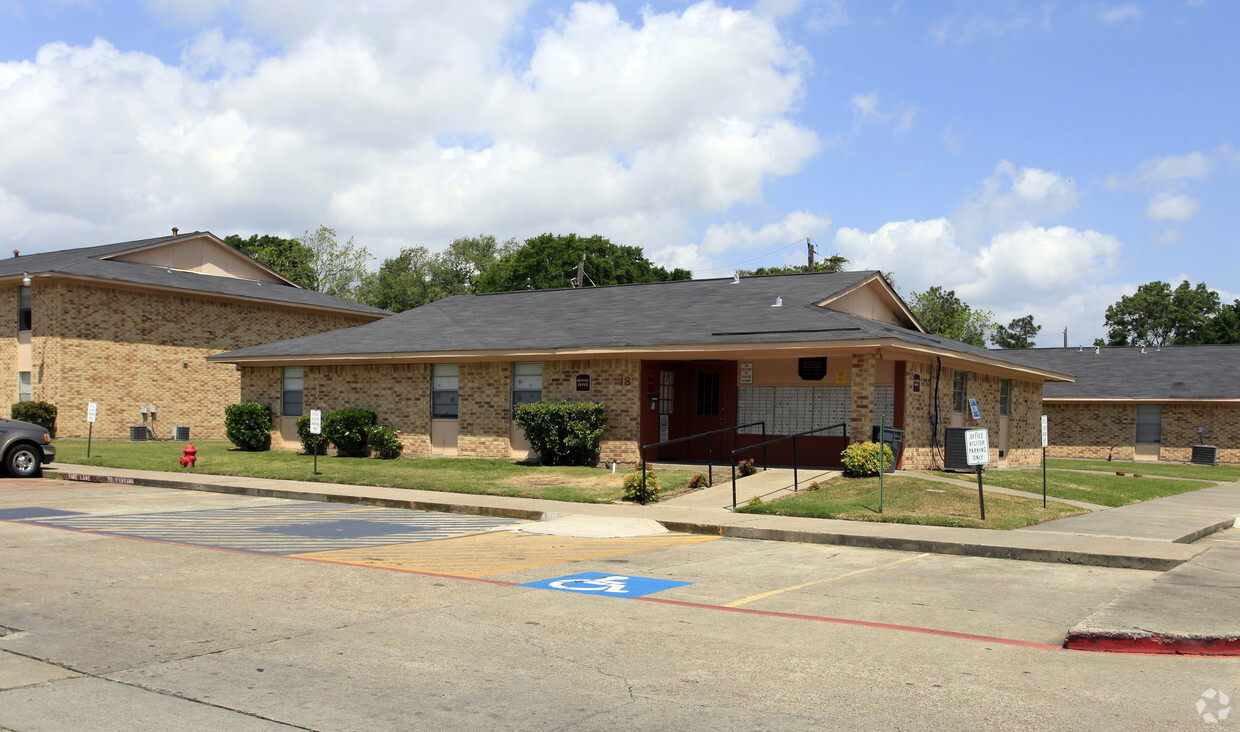 Foto principal - Bay Terrace Apartments