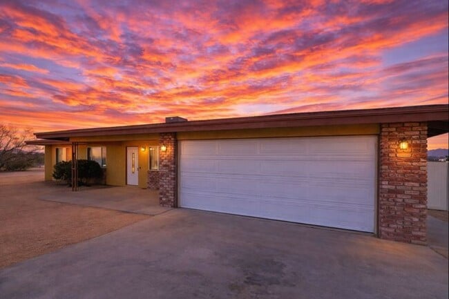 Building Photo - 74071 Playa Vista Dr