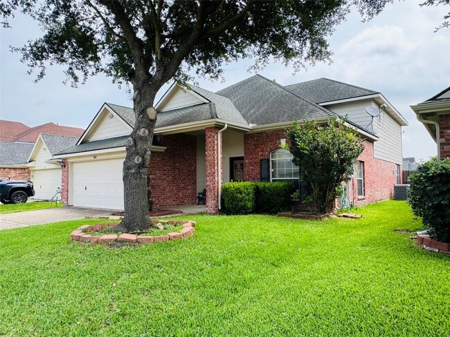 Foto del edificio - 8003 Beech Park Ln