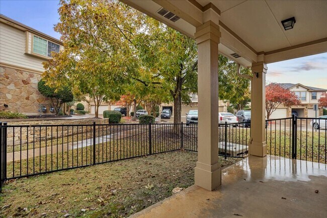 Foto del edificio - 16100 S Great Oaks Dr