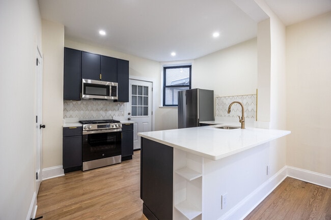 Foto del edificio - 4638 N Hamilton Ave