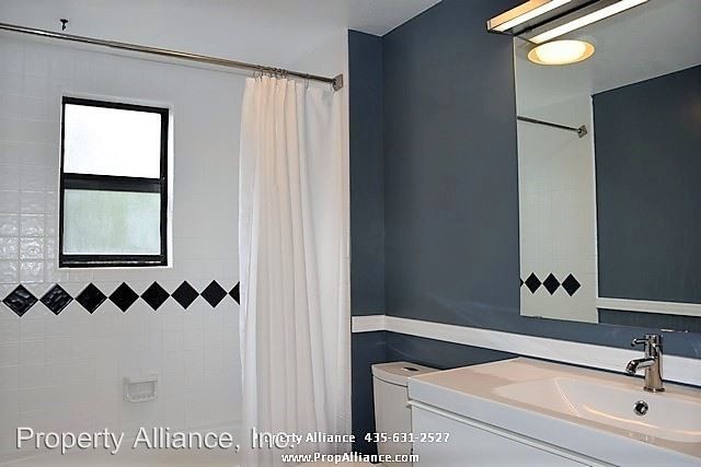Building Photo - 7797 Tall Oaks Dr