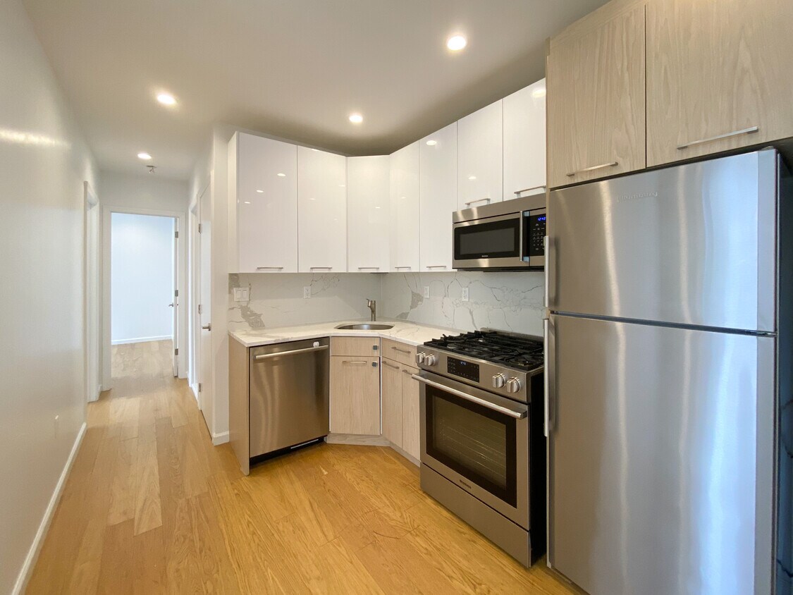 Foto principal - 649 Argyle Rd