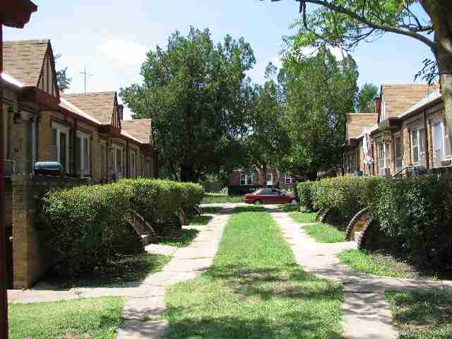 Primary Photo - 424 N Oliver St