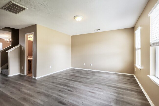 Foto del edificio - 21211 Linden House Ct