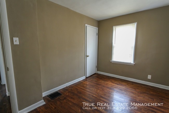 Building Photo - 531 Ames Pl