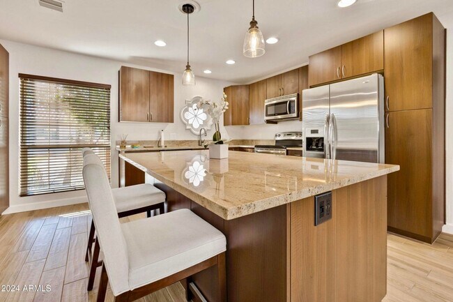 Foto del edificio - STUNNING SCOTTSDALE TOWNHOME!