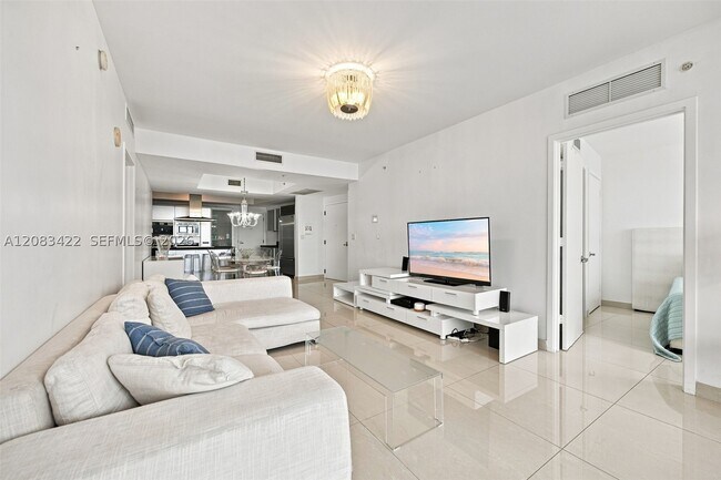 Building Photo - 18201 Collins Ave
