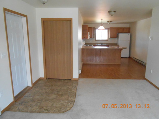 Building Photo - 1610 Cedar Dr NE