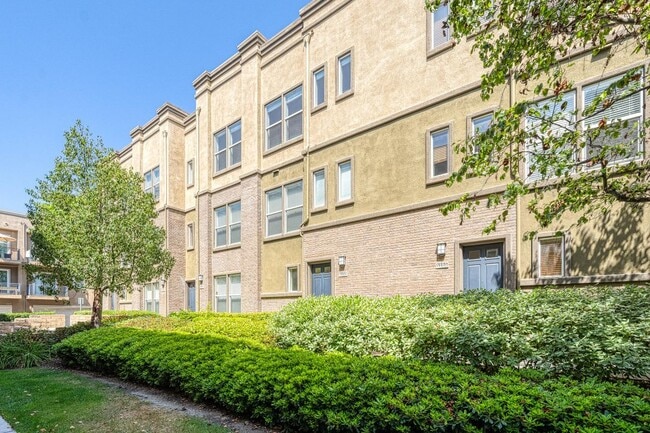 Building Photo - 1133 Jewett Dr