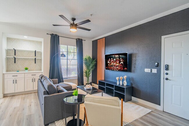 Foto del edificio - 7455 N 95th Ave