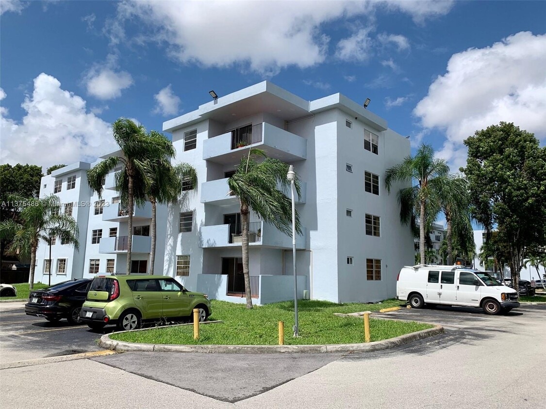 1221 SW 122nd Ave Unit 101, Miami, FL 33184 Condo for Rent in Miami